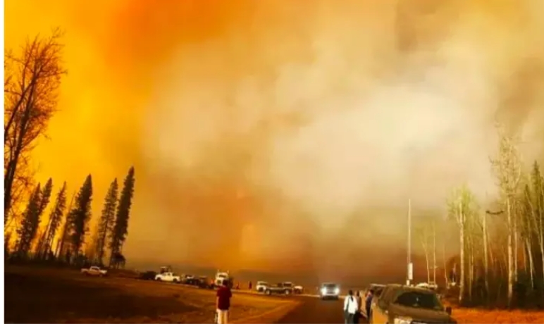 亞省山火 「非常嚴重」 可能出現極端情況 火場增至78處