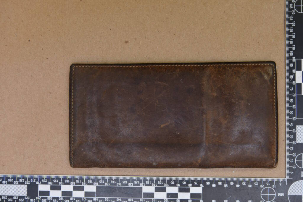 Good Samaritans found wallet linked to 1980s Saanich police investigation