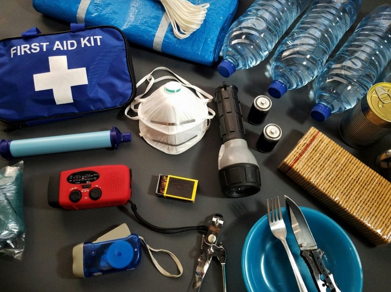 35 things you need in your emergency kit