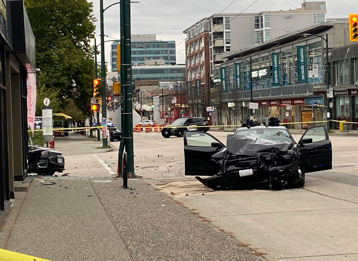 Unmarked Vancouver police cruiser involved in early morning crash