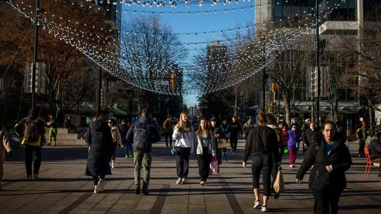 Canada saw record population growth from July to September: StatsCan