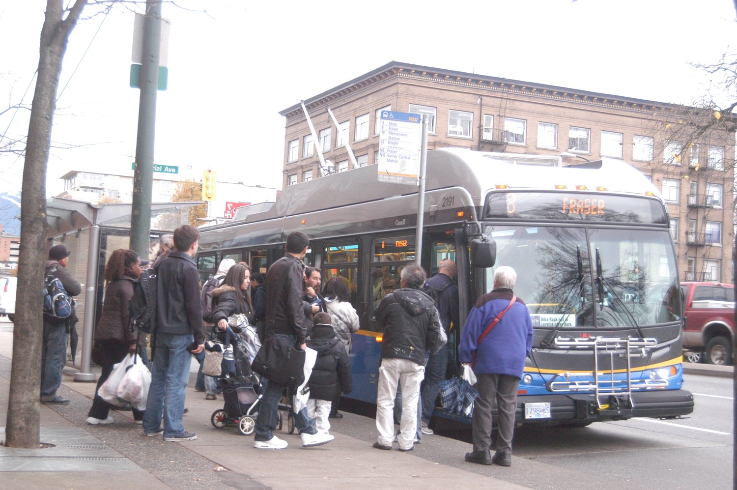 巴士恢復正常，但還會罷工