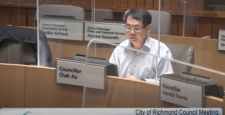 區澤光又去國會又當市議員