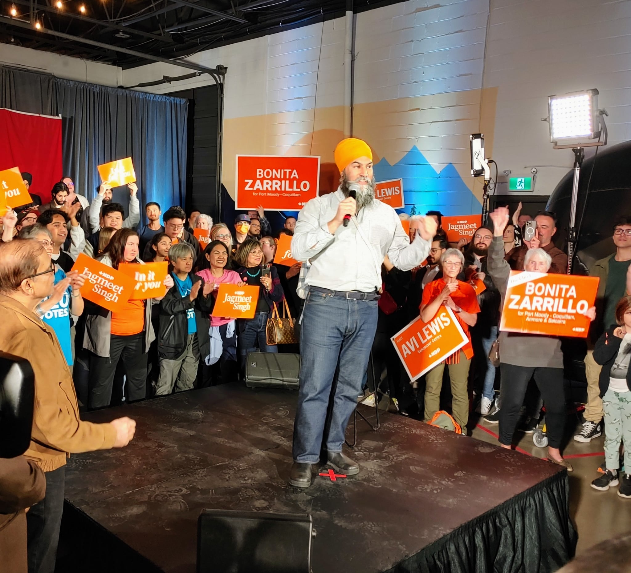 NDP preparing to launch leadership race as financial questions linger