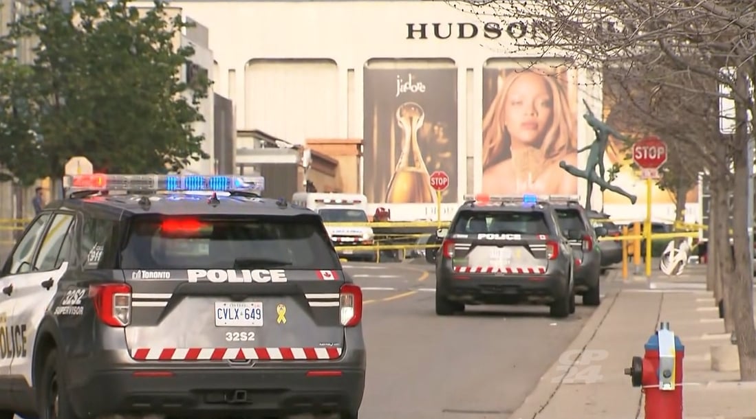 Man in his 20s dead after shooting in Yorkdale mall parking lot