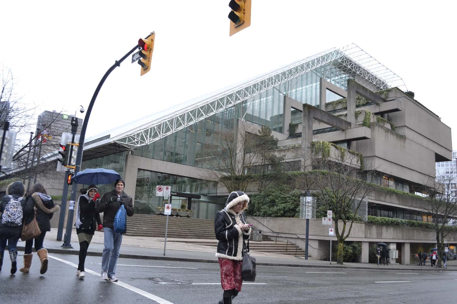 哥在家殺死弟被判自衛無罪