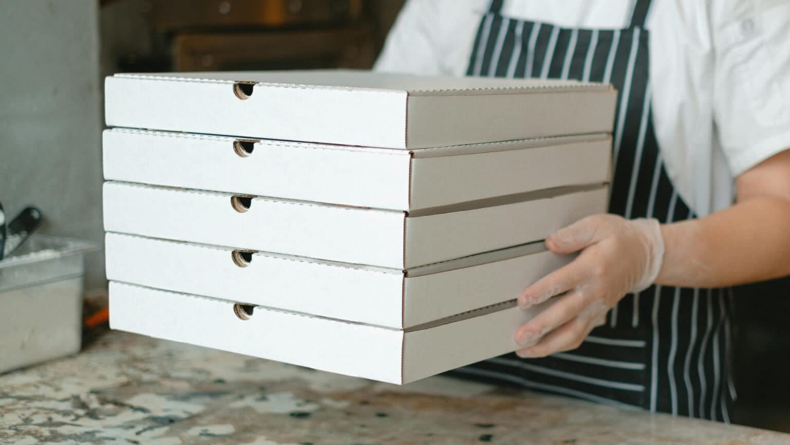 Dozen pizzas, frozen turkey, bed leg among strangest items forgotten by Canadians in Ubers